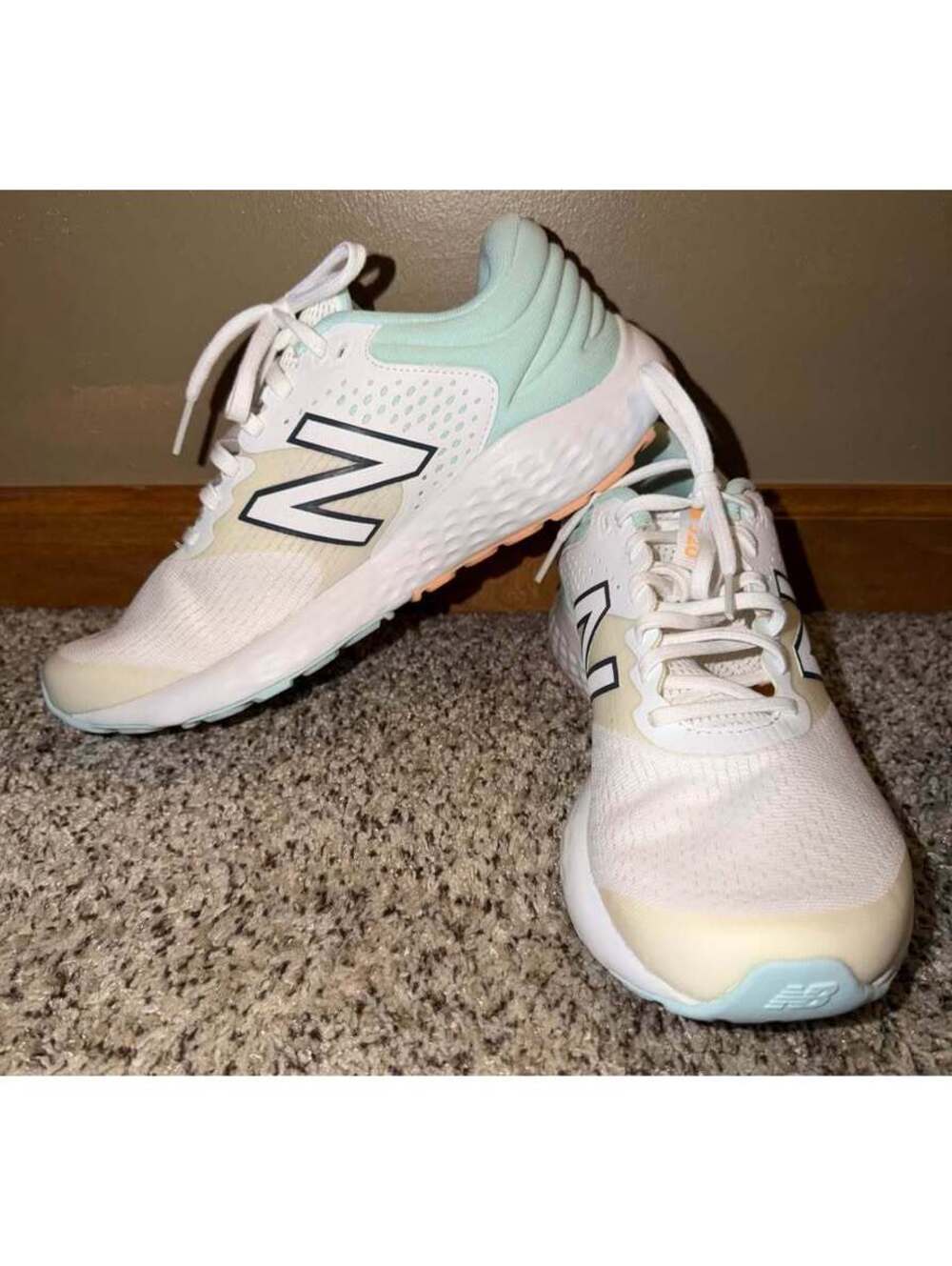 New! Women’s New Balance 520V7 Running Shoes SZ 9.5 9 1/2 - check these out!